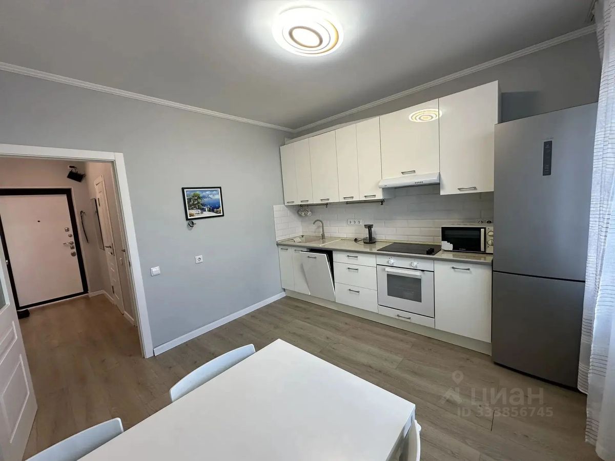 2-комн. квартира, 63 м², 28/33 этаж