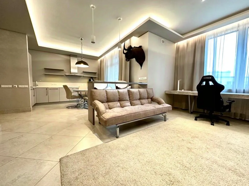 2-комн. квартира, 82,1 м², 2/21 этаж