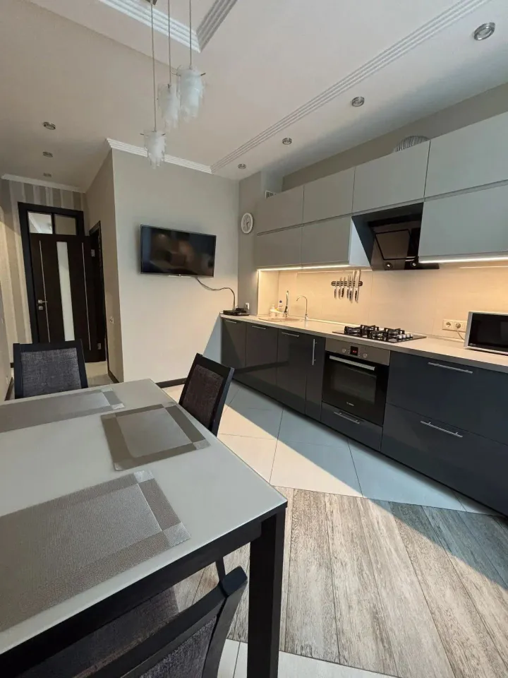 2-комн. квартира, 60 м², 2/5 этаж