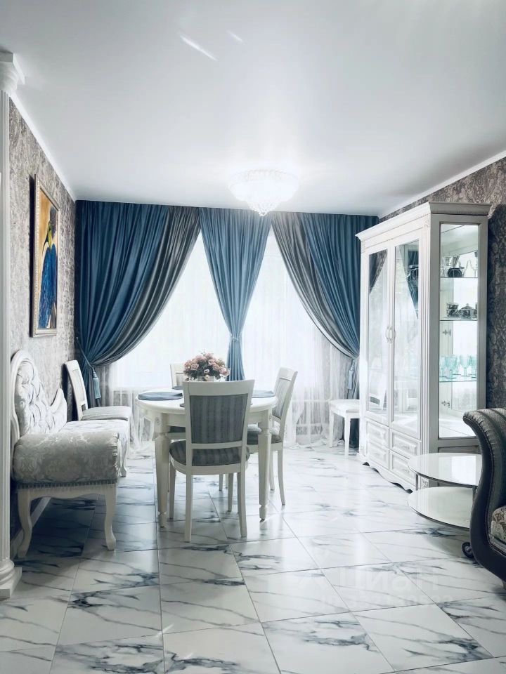 3-комн. квартира, 60 м², 1/9 этаж