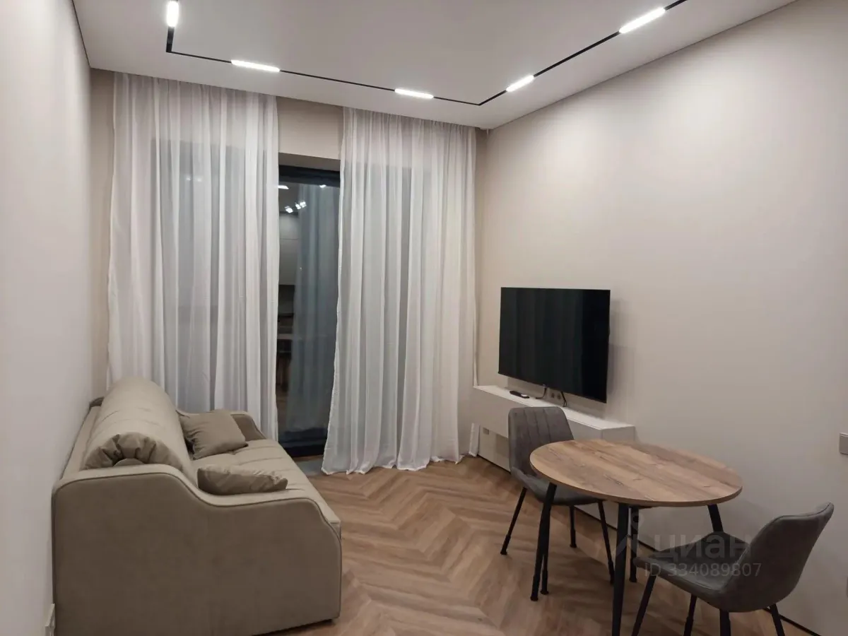 2-комн. квартира, 40 м², 17/42 этаж
