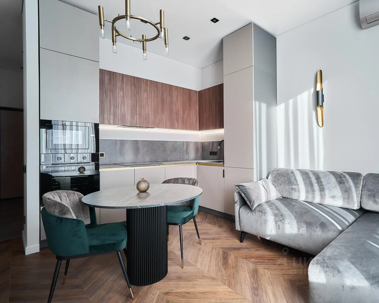 2-комн. квартира, 49,6 м², 22/27 этаж