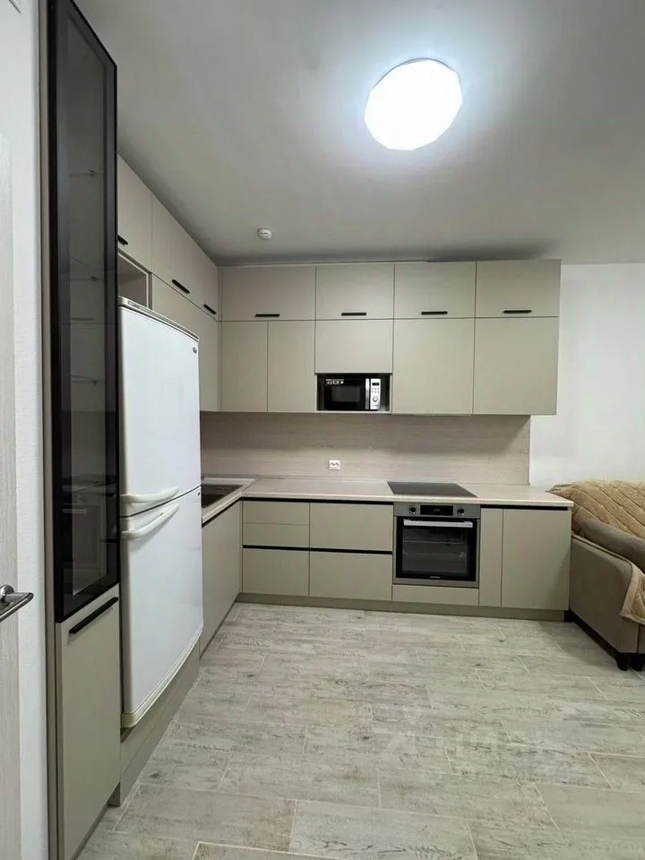 2-комн. квартира, 38 м², 8/19 этаж